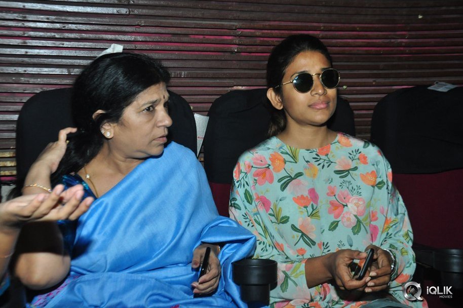 Celebs-at-Khaidi-No-150-Movie-Screening